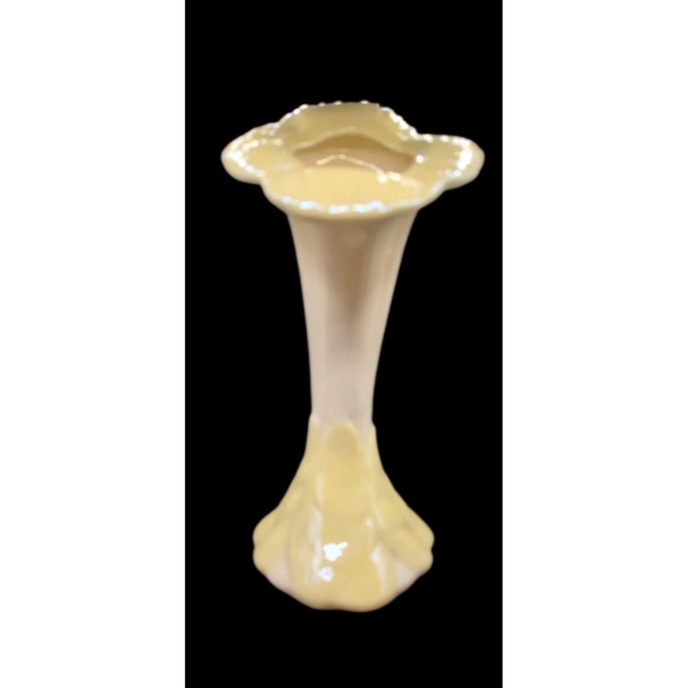 Vintage Belleek Spill Vase Floral Cornucopia Trumpet Green Label Ireland Marked